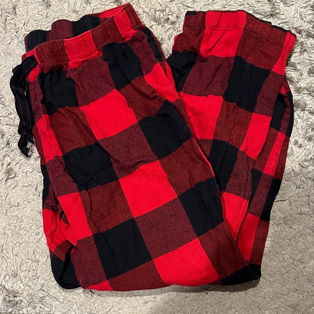 Old Navy Women's Red and Black Plaid Pajama Pants